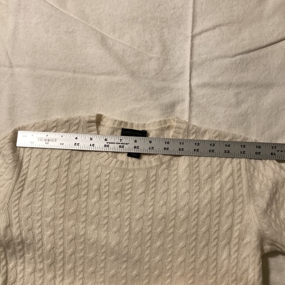 Express Design Studio Sweater - Picture 4 of 7